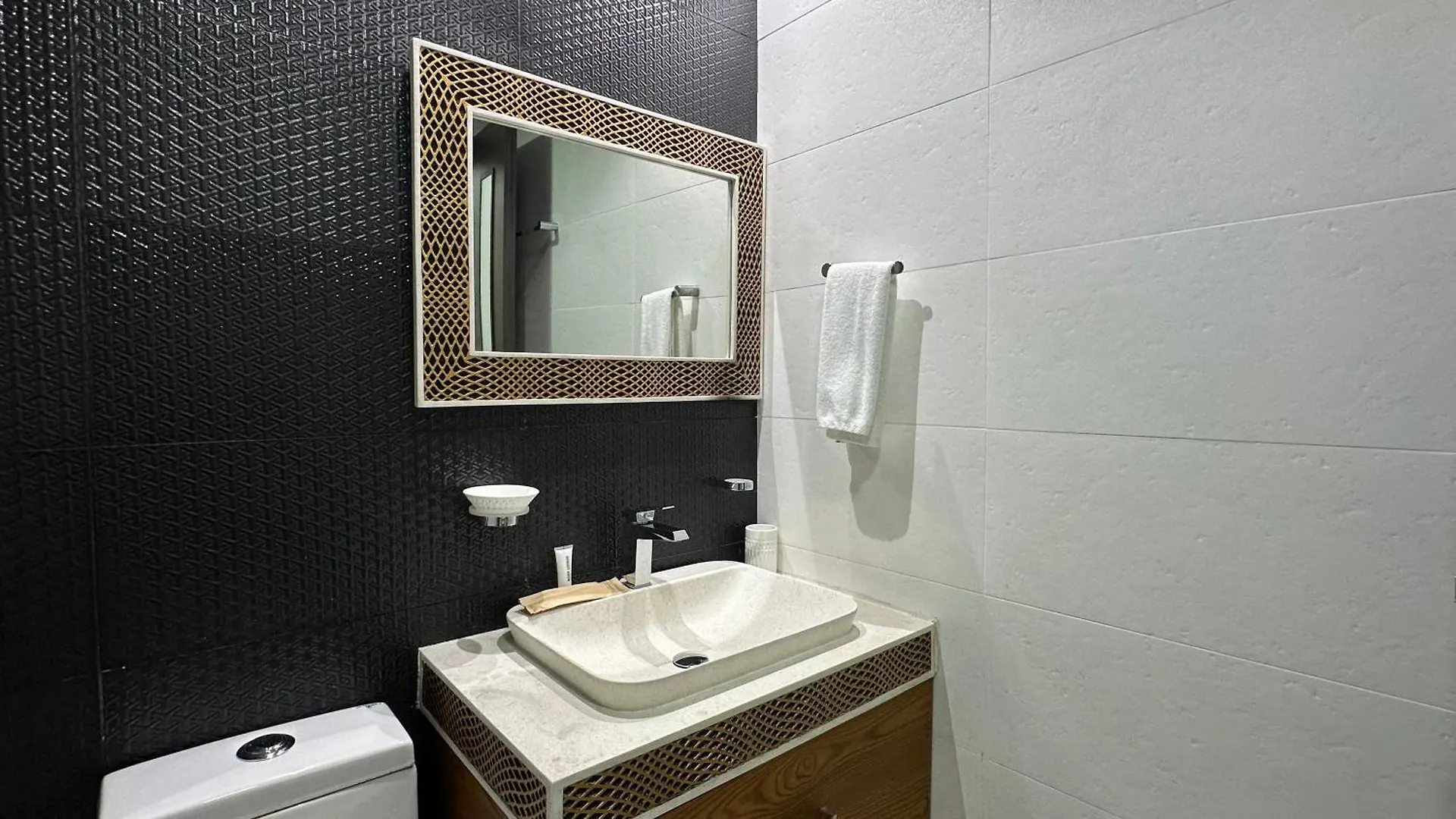 Charming 2Br Apartment In The Heart Of Business Bay By Bhavan Vacation Homes Dubai